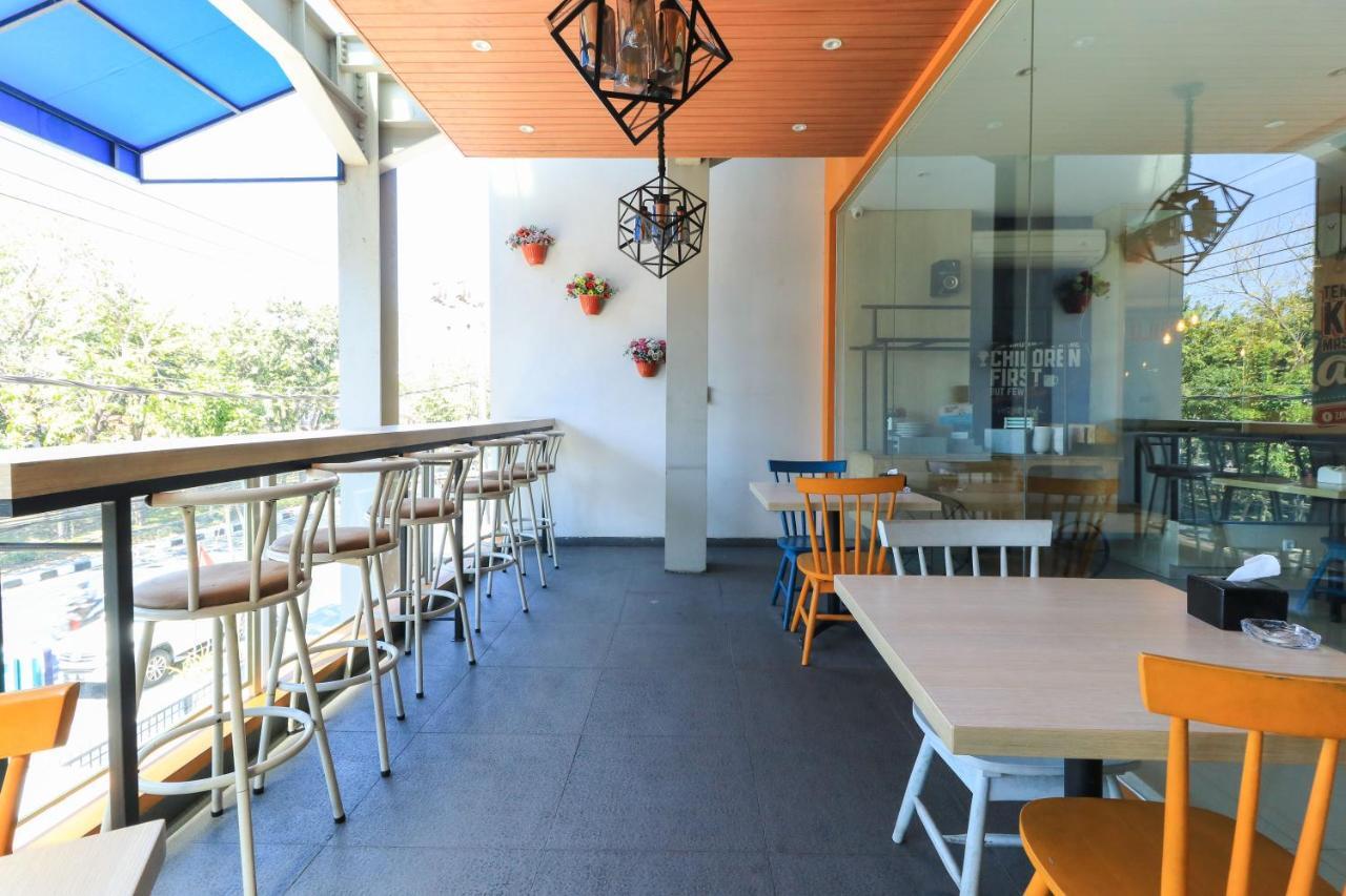 Hotel Berlian International Σουραμπάγια Εξωτερικό φωτογραφία