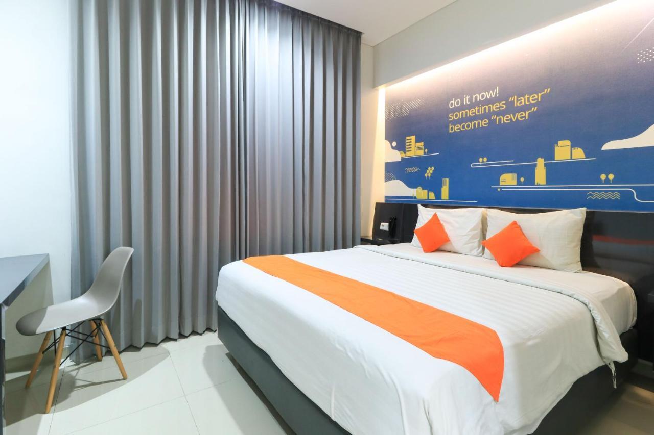 Hotel Berlian International Σουραμπάγια Εξωτερικό φωτογραφία