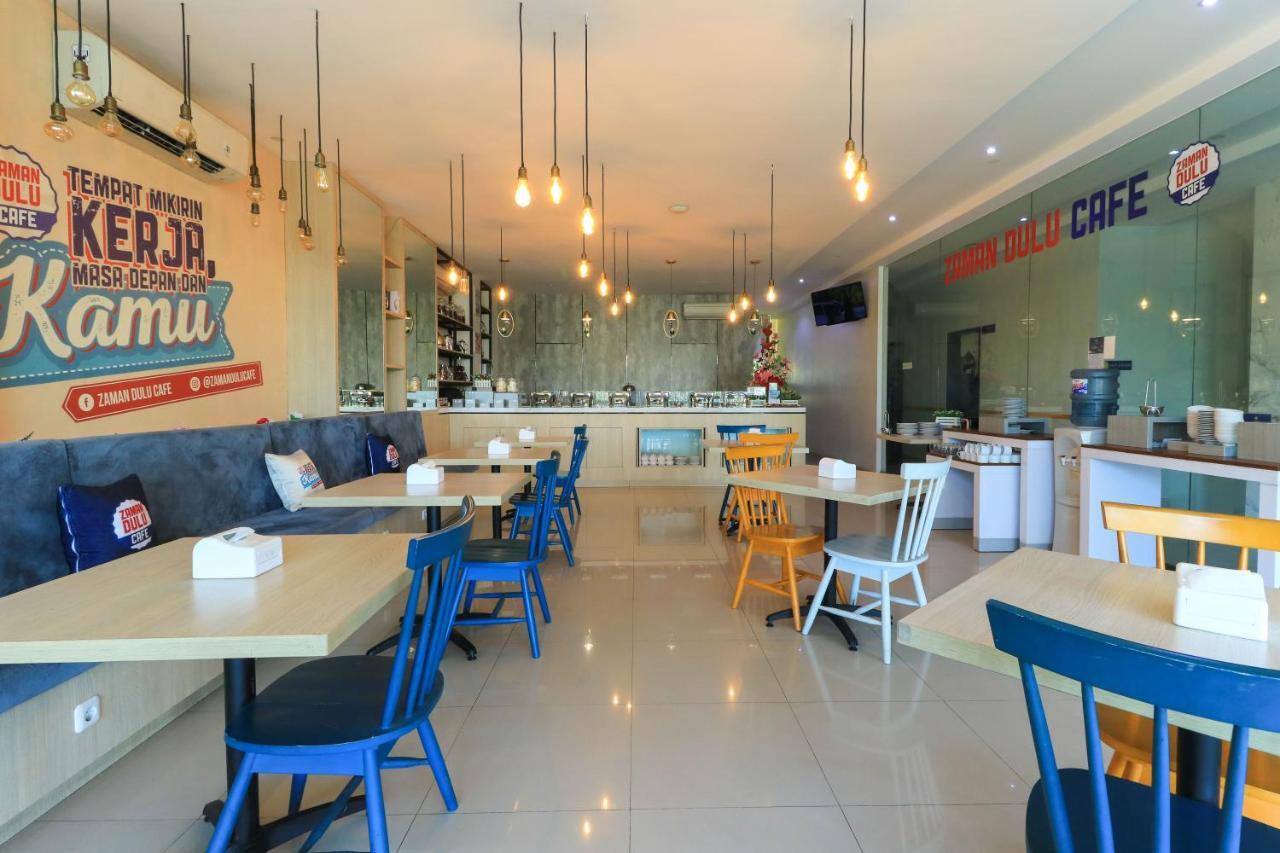 Hotel Berlian International Σουραμπάγια Εξωτερικό φωτογραφία